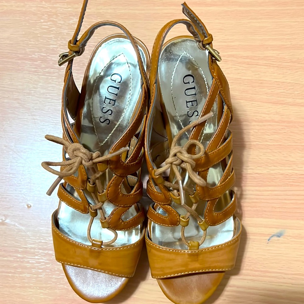 Guess Sandals tan color size 6